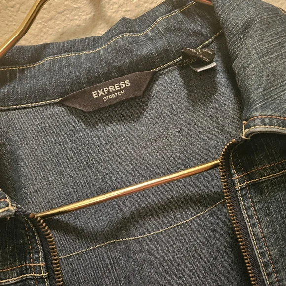 EXPRESS Denim Jacket / Cropped / Ruched Back / Zipper Sleeves - Picture 2 of 8